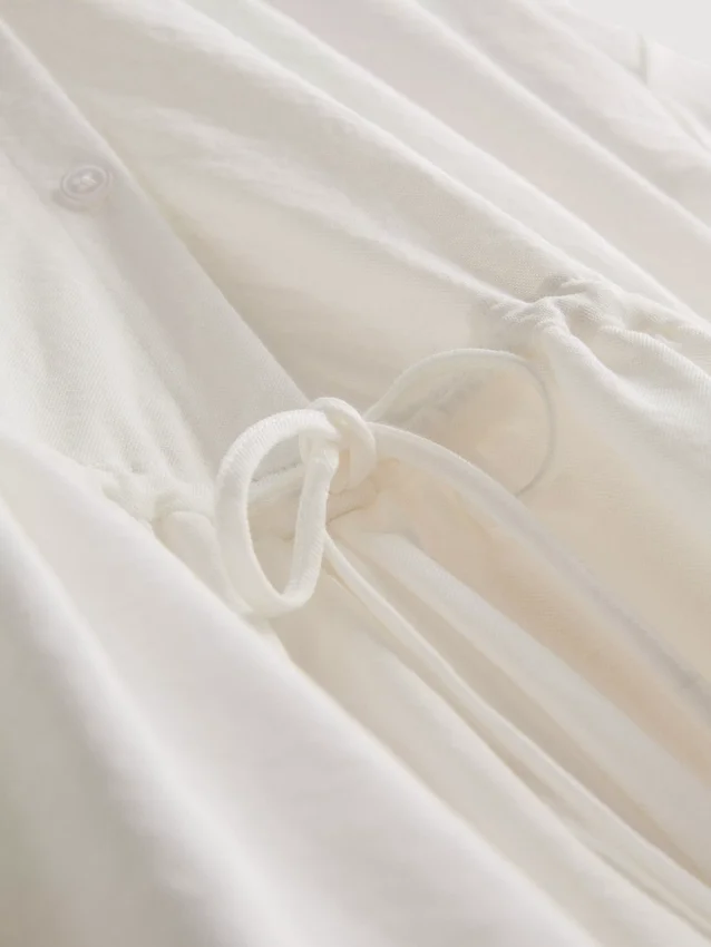 Kurzärmeliges, gestuftes Minikleid Kurzärmeliges, gestuftes Minikleid