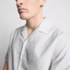 Kurzärmeliges Hemd aus Leinenmischung Kurzärmeliges Hemd aus Leinenmischung