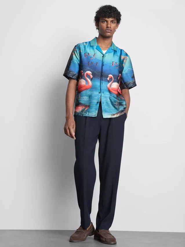 Kurzärmeliges Hemd mit Knöpfen und Flamingo-Print Kurzärmeliges Hemd mit Knöpfen und Flamingo-Print