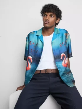 Kurzärmeliges Hemd mit Knöpfen und Flamingo-Print Kurzärmeliges Hemd mit Knöpfen und Flamingo-Print
