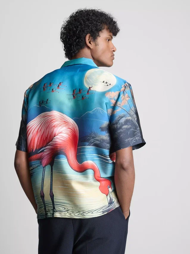 Kurzärmeliges Hemd mit Knöpfen und Flamingo-Print Kurzärmeliges Hemd mit Knöpfen und Flamingo-Print