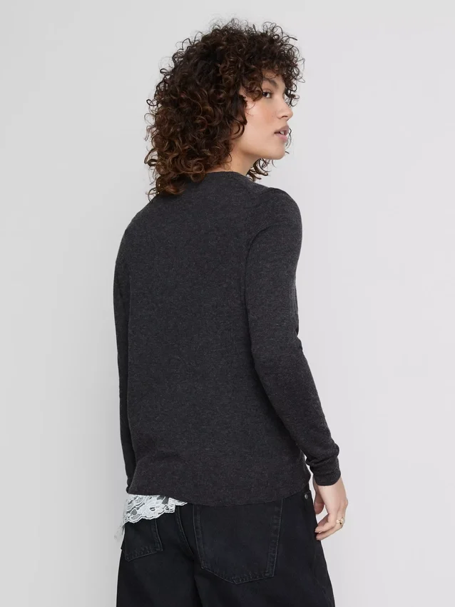 Langärmelige Strickjacke mit Rundhalsausschnitt Langärmelige Strickjacke mit Rundhalsausschnitt