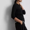 Langärmelige Strickjacke mit Rundhalsausschnitt Langärmelige Strickjacke mit Rundhalsausschnitt