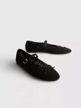 Lasergeschnittene Mary-Jane-Flache Schuhe