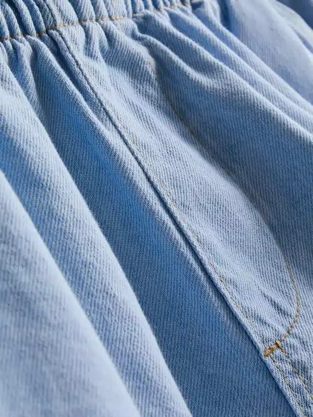 Laufshorts aus Baumwoll-Denim Laufshorts aus Baumwoll-Denim