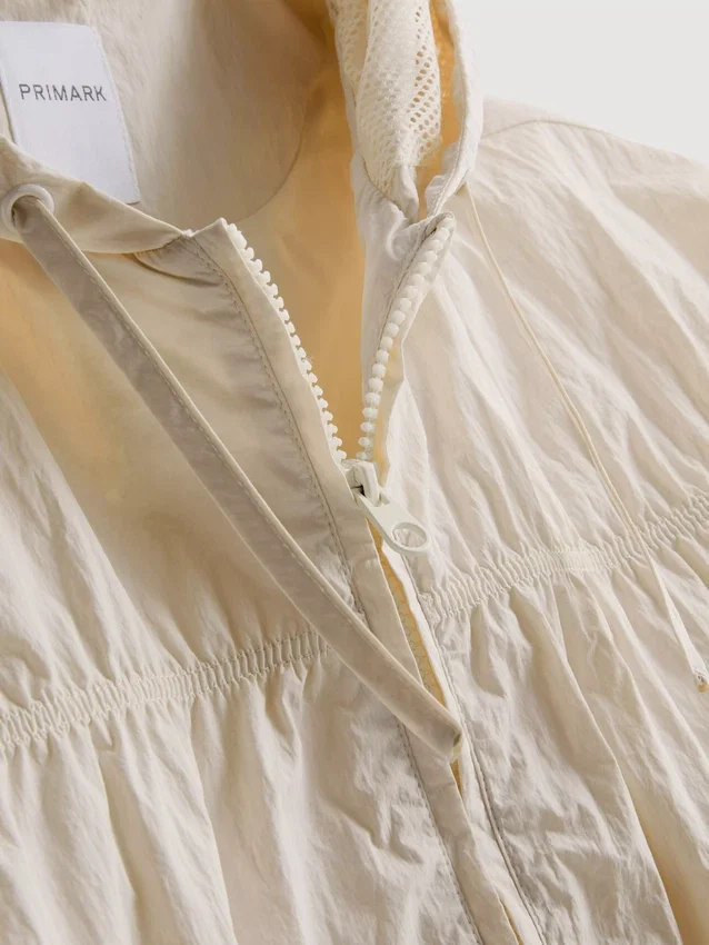 Leichte, geraffte Jacke Leichte, geraffte Jacke