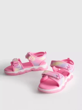 Leuchtende Trekkersandalen