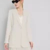 Lila Blazer mit einreihigem Verschluss Lila Blazer mit einreihigem Verschluss