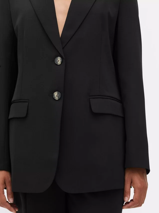 Lila Blazer mit einreihigem Verschluss Lila Blazer mit einreihigem Verschluss