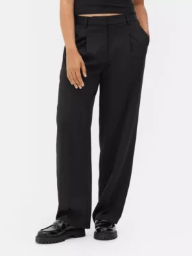 Lila Hose mit geradem Bein