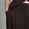 Lila Hose mit geradem Bein