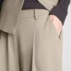 Lila Hose mit geradem Bein Lila Hose mit geradem Bein