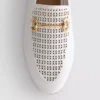 Loafer aus Kunstleder mit lasergeschnittenem Trensenzaum-Motiv