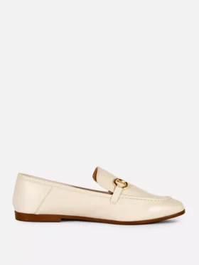 Loafer aus Kunstleder mit Trensen-Motiv