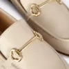 Loafer aus Kunstleder mit Trensen-Motiv