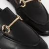 Loafer aus Kunstleder mit Trensen-Motiv