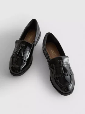 Loafer in breiter Passform aus Lackleder