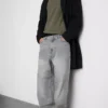 Locker sitzende Jeans mit mittlerer Leibhöhe und geradem Bein
