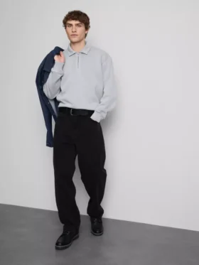 Locker sitzende Jeans mit mittlerer Leibhöhe und geradem Bein