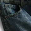 Locker sitzende Jeans mit mittlerer Leibhöhe und geradem Bein Locker sitzende Jeans mit mittlerer Leibhöhe und geradem Bein