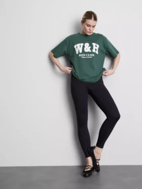 Locker sitzendes Active-T-Shirt aus Baumwolle mit Grafikprint