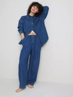 Locker sitzendes Baumwoll-Denim-Hemd mit Knopfleiste