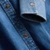 Locker sitzendes Baumwoll-Denim-Hemd mit Knopfleiste Locker sitzendes Baumwoll-Denim-Hemd mit Knopfleiste