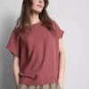 Locker sitzendes T-Shirt mit Rundhalsausschnitt und guter Luftzirkulation Locker sitzendes T-Shirt mit Rundhalsausschnitt und guter Luftzirkulation
