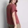 Locker sitzendes T-Shirt mit Rundhalsausschnitt und guter Luftzirkulation Locker sitzendes T-Shirt mit Rundhalsausschnitt und guter Luftzirkulation