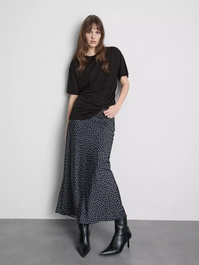 Longline-T-Shirt mit aufgesetzter Tasche Longline-T-Shirt mit aufgesetzter Tasche