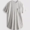 Longline-T-Shirt mit aufgesetzter Tasche Longline-T-Shirt mit aufgesetzter Tasche