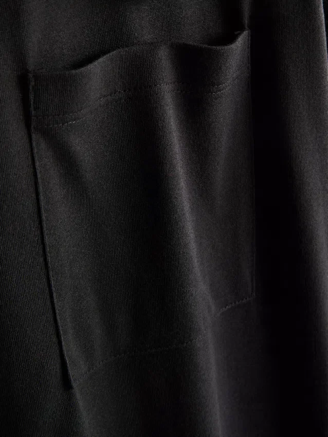 Longline-T-Shirt mit aufgesetzter Tasche Longline-T-Shirt mit aufgesetzter Tasche