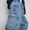 Lose Cargo-Jeans mit mittlerer Leibhöhe Lose Cargo-Jeans mit mittlerer Leibhöhe