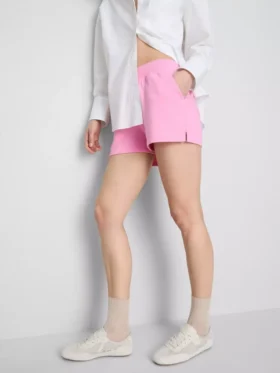 Lounge-Shorts aus Baumwolle mit geschlitztem Saum Lounge-Shorts aus Baumwolle mit geschlitztem Saum