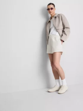 Lässige Airport-Shorts mit hohem Baumwollanteil Lässige Airport-Shorts mit hohem Baumwollanteil