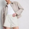 Lässige Airport-Shorts mit hohem Baumwollanteil Lässige Airport-Shorts mit hohem Baumwollanteil