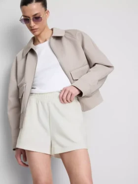 Lässige Airport-Shorts mit hohem Baumwollanteil Lässige Airport-Shorts mit hohem Baumwollanteil