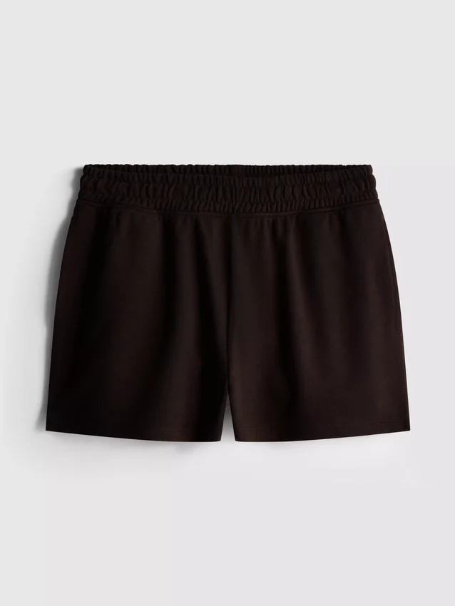 Lässige Airport-Shorts mit hohem Baumwollanteil Lässige Airport-Shorts mit hohem Baumwollanteil