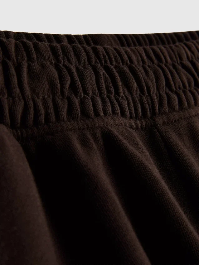 Lässige Airport-Shorts mit hohem Baumwollanteil Lässige Airport-Shorts mit hohem Baumwollanteil