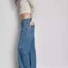 Lässige Straight-Leg-Jeans mit niedriger Leibhöhe Lässige Straight-Leg-Jeans mit niedriger Leibhöhe