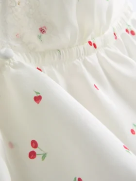 Luftiges Bralette mit Spitzenbesatz in Kirschrot