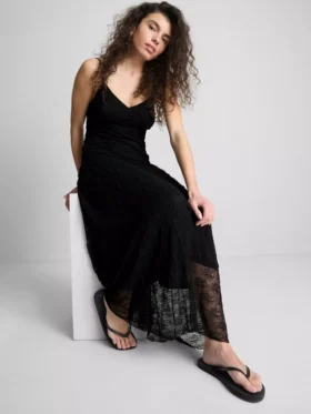 Maxikleid mit V-Ausschnitt und Spitze