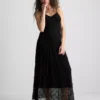 Maxikleid mit V-Ausschnitt und Spitze Maxikleid mit V-Ausschnitt und Spitze