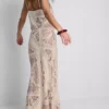 Maxirock aus bedrucktem Satin mit Schrägschnitt von Paula Echevarría Maxirock aus bedrucktem Satin mit Schrägschnitt von Paula Echevarría