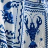 Mediterrane Shorts mit Struktur im Stil mediterraner Fliesen Mediterrane Shorts mit Struktur im Stil mediterraner Fliesen