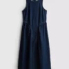Midi-Kleid aus Baumwoll-Denim mit tief sitzender Taille Midi-Kleid aus Baumwoll-Denim mit tief sitzender Taille