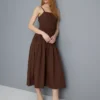 Midi-Kleid aus Baumwolle mit gerüschtem Rundhalsausschnitt Midi-Kleid aus Baumwolle mit gerüschtem Rundhalsausschnitt