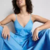 Midi-Kleid aus Baumwolle mit Trägern im Korsettstil Midi-Kleid aus Baumwolle mit Trägern im Korsettstil