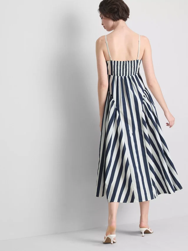 Midi-Kleid aus Baumwolle mit Trägern im Korsettstil Midi-Kleid aus Baumwolle mit Trägern im Korsettstil