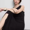 Midi-Kleid mit geripptem integrierten BH Midi-Kleid mit geripptem integrierten BH